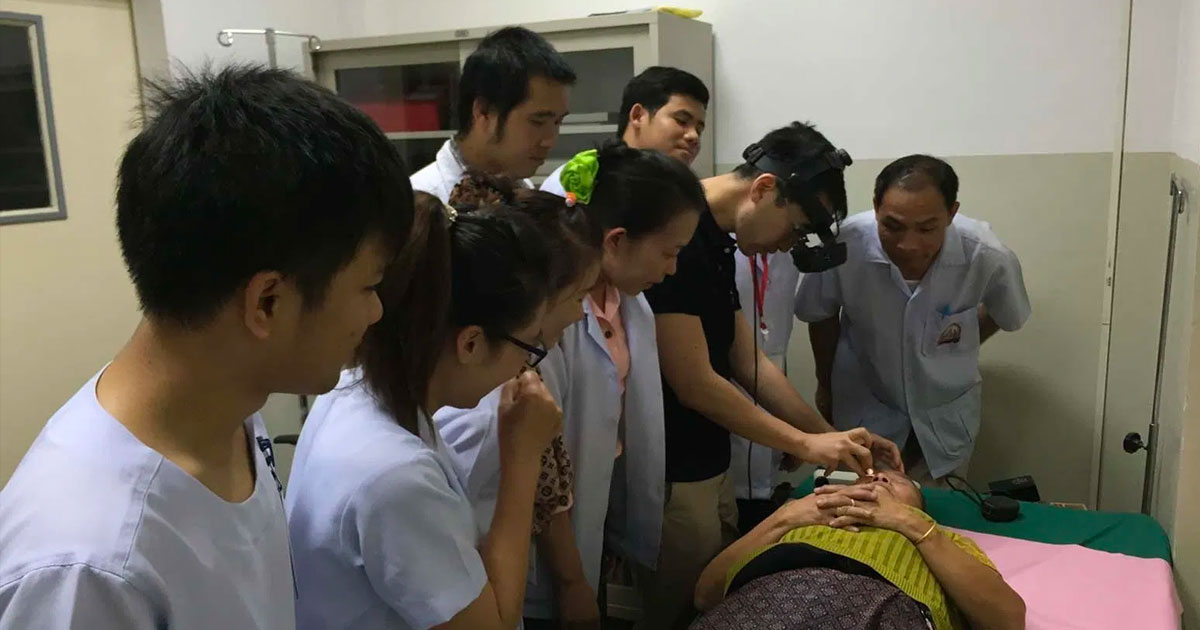 Dr Adrian Fung spent one week volunteering at the Ophthalmology Centre in the capital of Laos, Vientiane.
